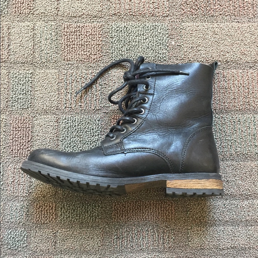 Black lace up boots with plaid lining